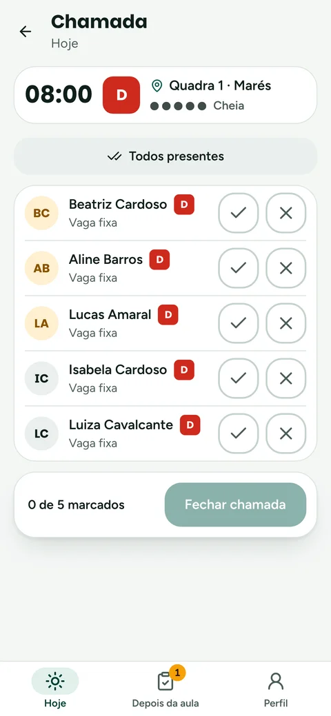Tela do CourtUp: a chamada da aula, um toque por aluno para marcar presença ou falta.